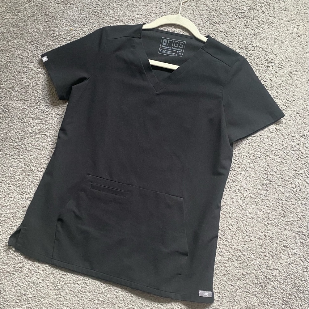 Figs limited edition pacora bonded scrub top in black xs🖤 - Picture 5 of 5